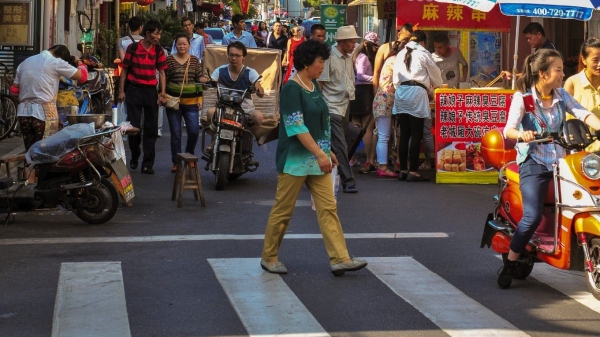 Shanghai © Iulian Moise A
                                          photography of a vivid street in Shanghai
