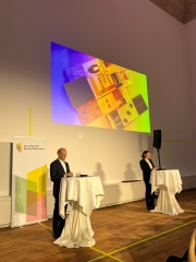 Redner auf der Preisverleihung der schönsten Bücher Österreichs 2025 