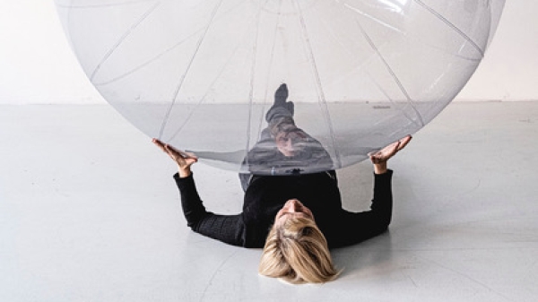 Buchcover Across Time, Form
                                          and Space