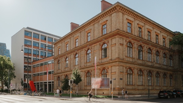 Fassade der Universität
                                          für angewandte Kunst Wien